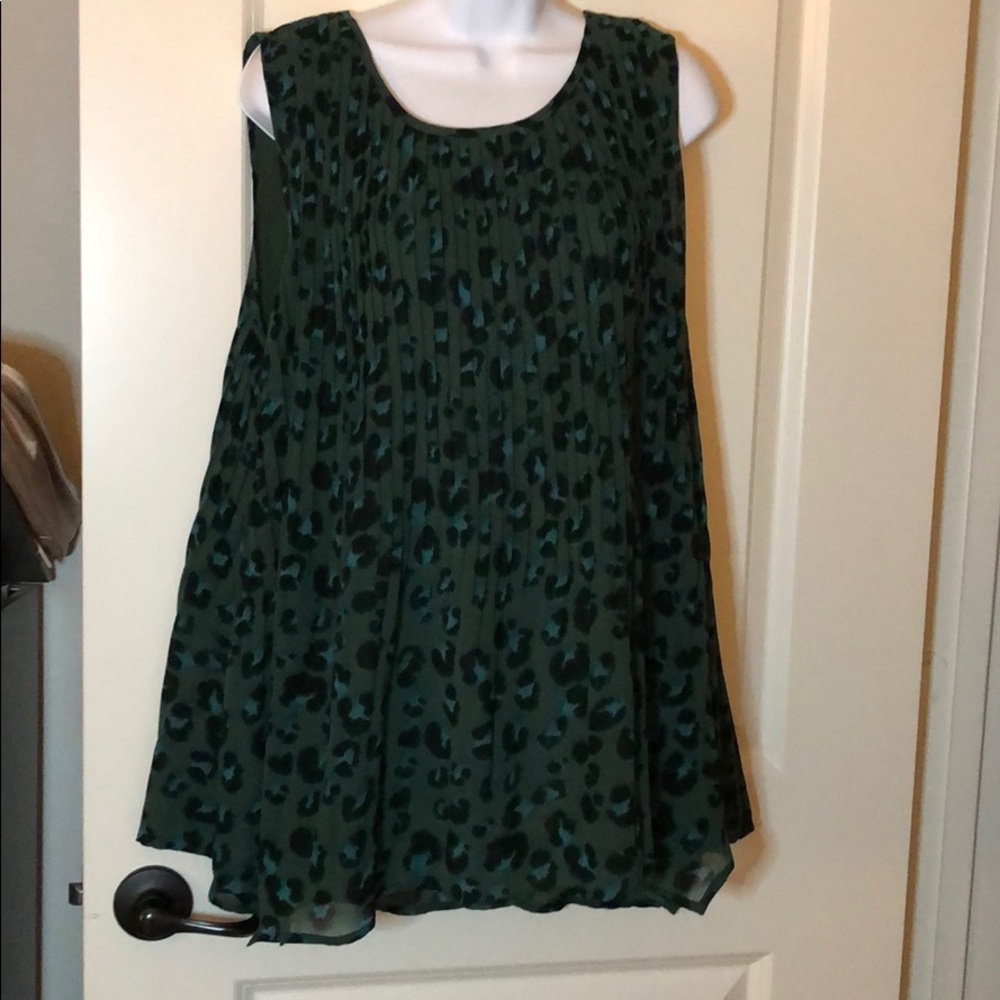 Leopard Sleeveless Blouse
